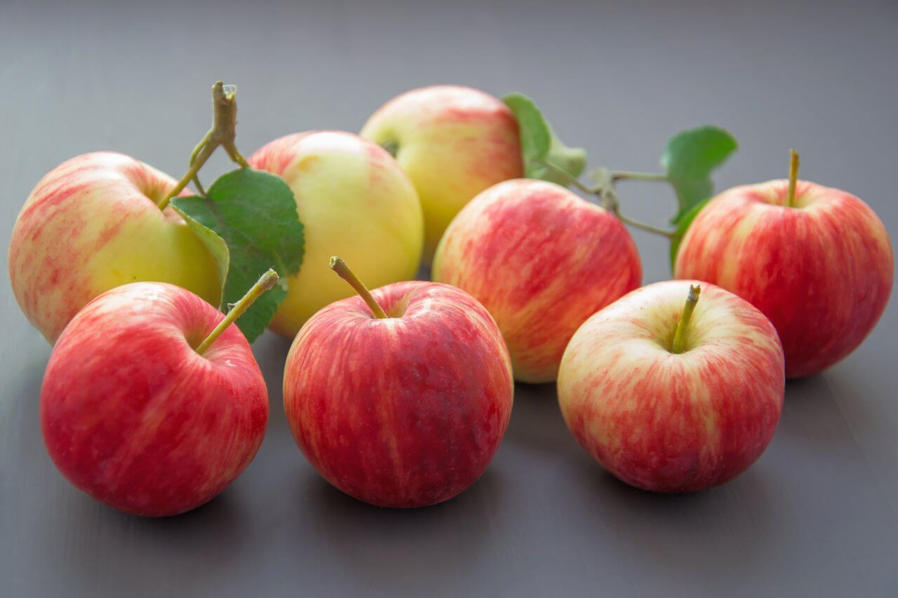 Los beneficios de comer una manzana al día