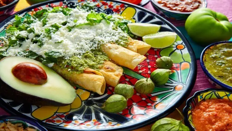 Enchiladas verdes de pollo