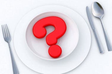 El riesgo de saltarse comidas con la idea de perder peso