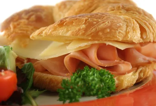 Croissants de jamón y queso