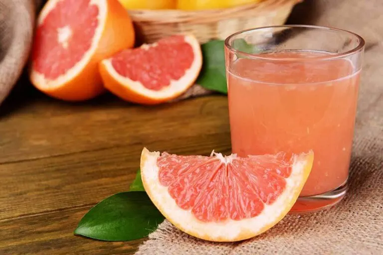 ¿Es bueno tomar un pomelo (toronja) en ayunas?