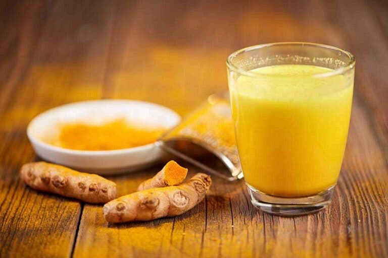 Té de cúrcuma para aliviar el dolor y la inflamación