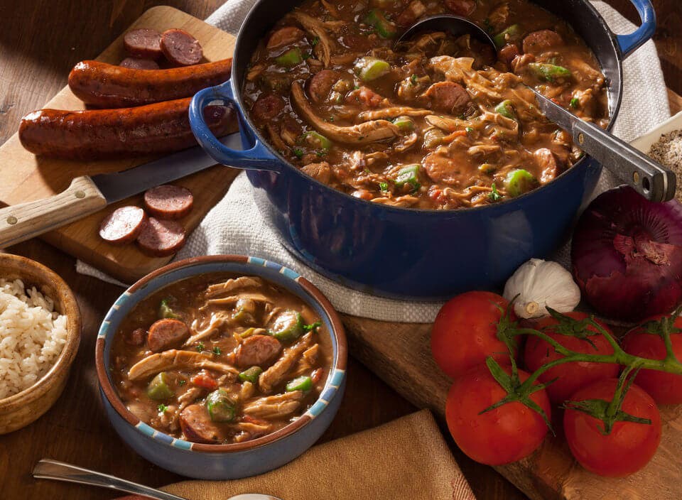 Jambalache de arroz con salchichas