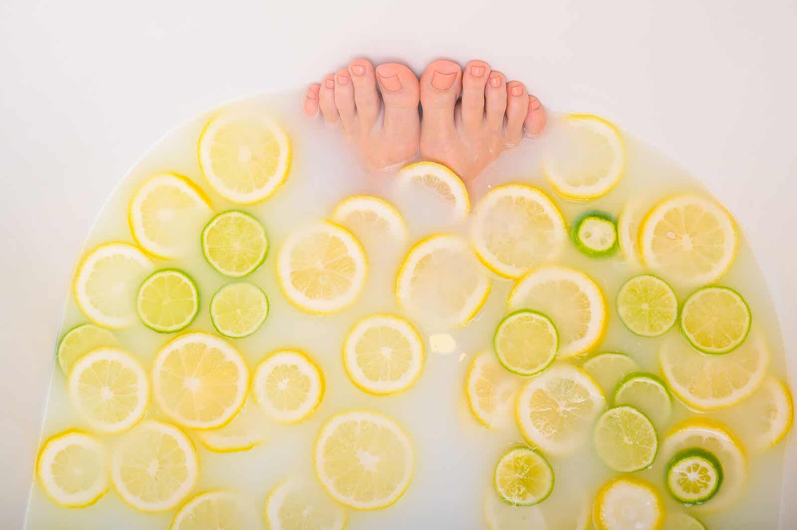 Baño para pies con glicerina y limón