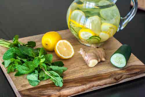 Dieta de desintoxicación y limpieza con limón, jengibre y pepino