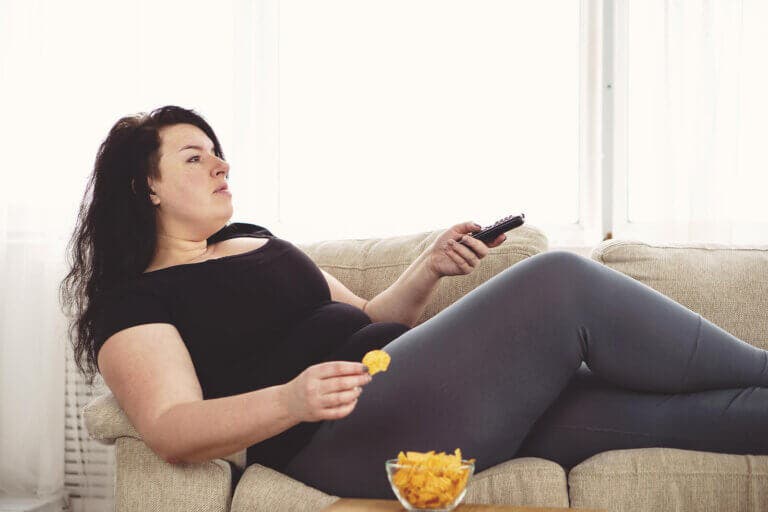 8 razones por las que tu abdomen tiende a acumular grasa