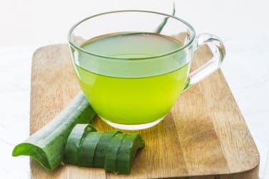 Cómo hacer jugo de aloe vera para tratamientos medicinales