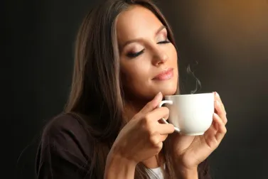 Un estudio confirma que beber café puede hacerte más feliz