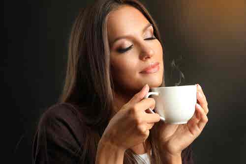 Un estudio confirma que beber café puede hacerte más feliz