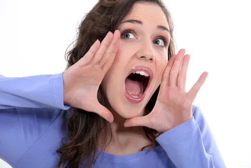 el juego de las cuerdas vocales.