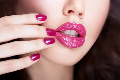 Gracias a un exfoliante casero, puedes llegar a tener unos labios carnosos.