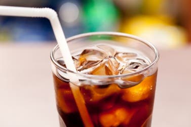 Alimentos que no se pueden combinar con refrescos