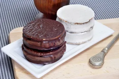 Alfajores bañados en chocolate