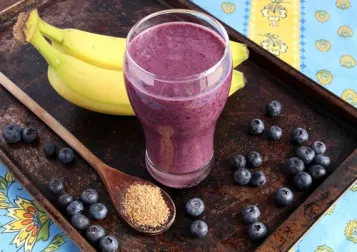 Batidos de plátano con arándanos o con mantequilla de cacahuete