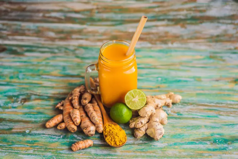 Tratar el dolor articular con remedios de cúrcuma y jengibre
