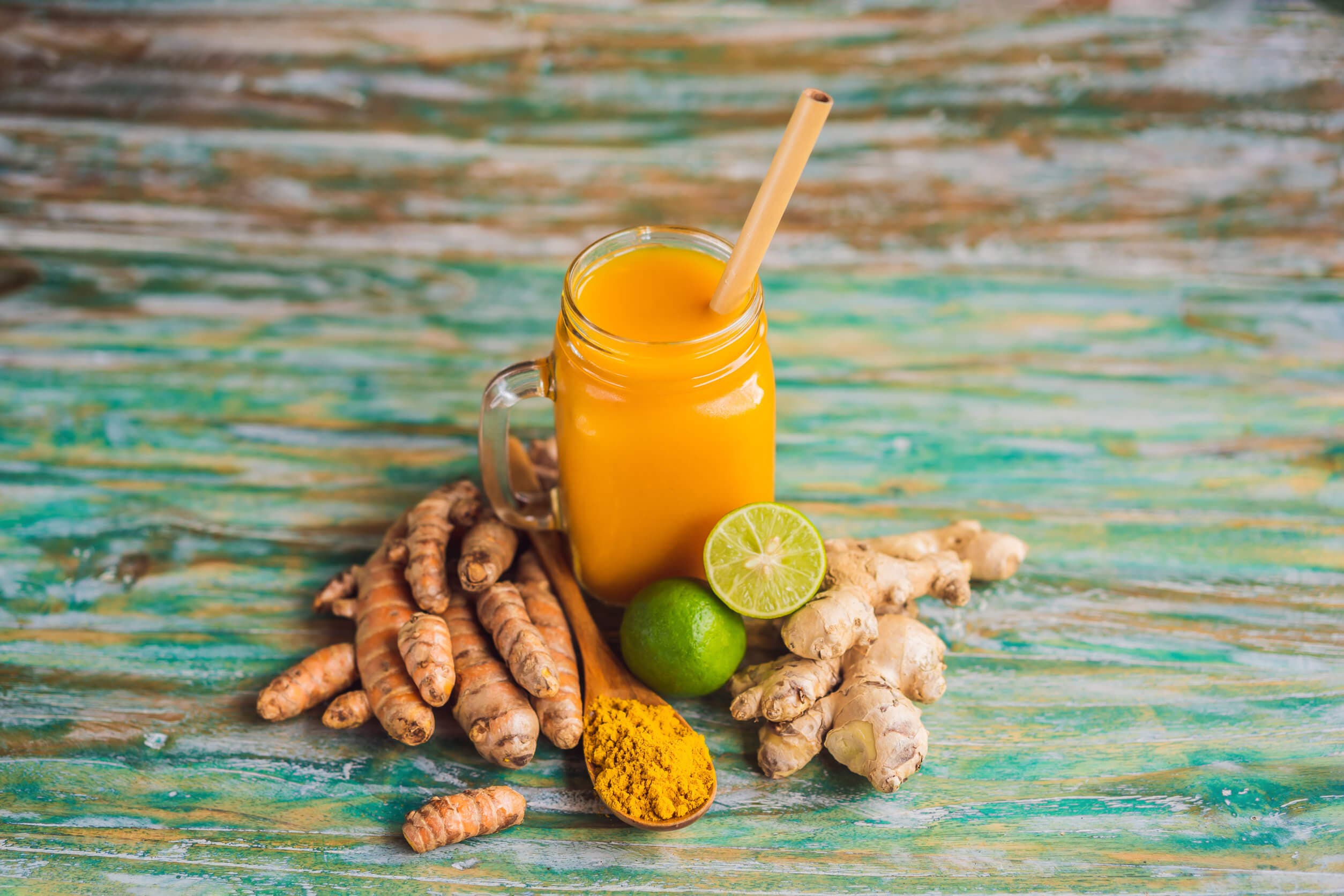 Tratar el dolor articular con remedios de cúrcuma y jengibre