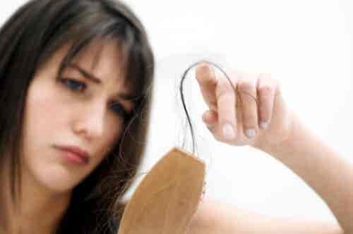 Caída del pelo: conoce causas y tratamientos