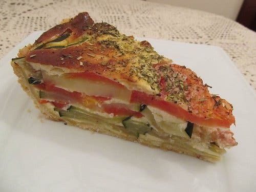 También podemos ser creativos y preparar estas variantes del pastel de calabacín.