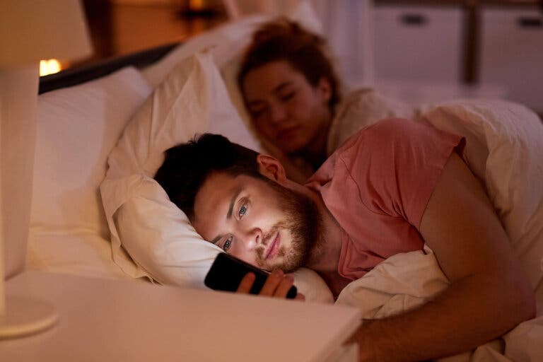 9 señales que delatan la infidelidad de tu pareja