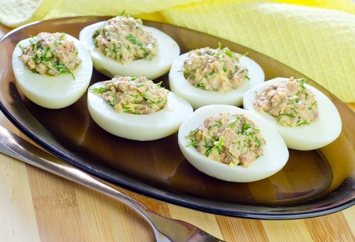 Huevos rellenos gratinados