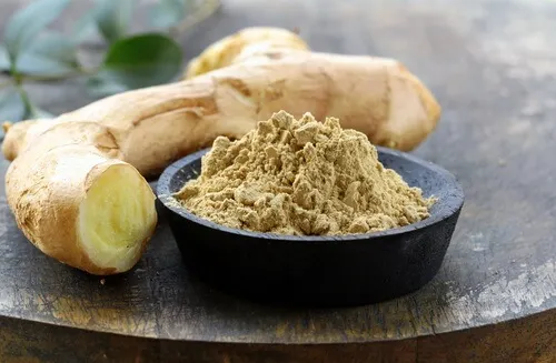 raíz y polvo de jengibre