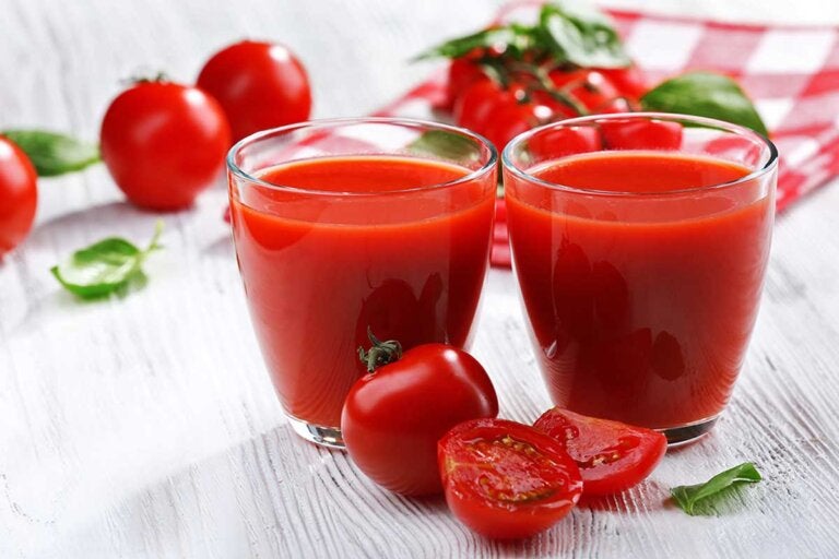El jugo de tomate: Beneficios y desventajas