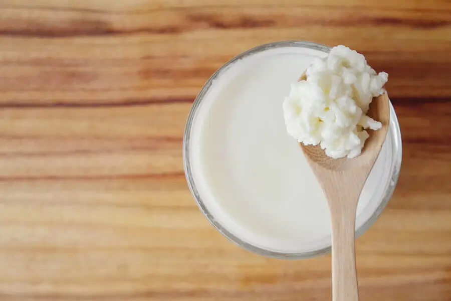 Kefir ist ebenfalls ein fermentiertes Produkt