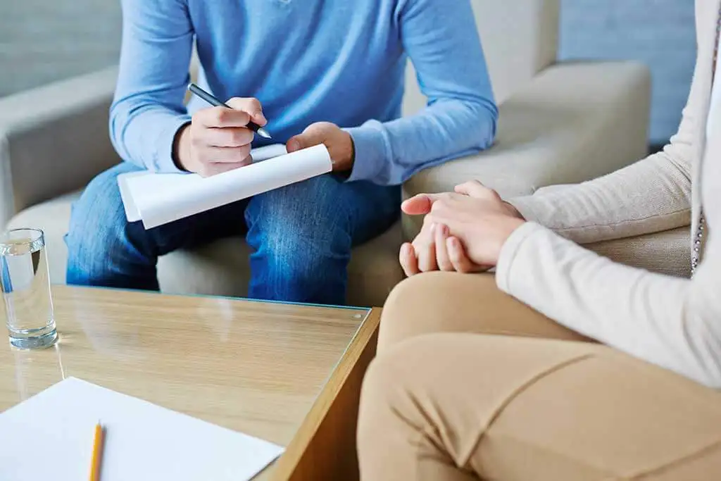 Terapia psicológica con psicoanálisis.