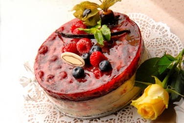 Tarta de crema pastelera con frutas