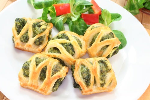 Trenza de hojaldre rellena de espinacas y queso