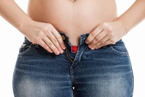 El uso de jeans ajustados podría afectar seriamente tu salud grasa visceral