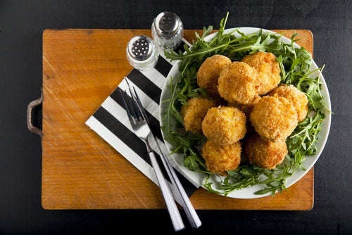 Arancinis rellenos de queso