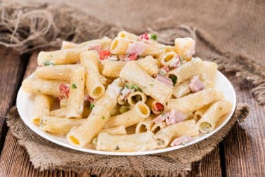 Ensalada de pasta hawaiana