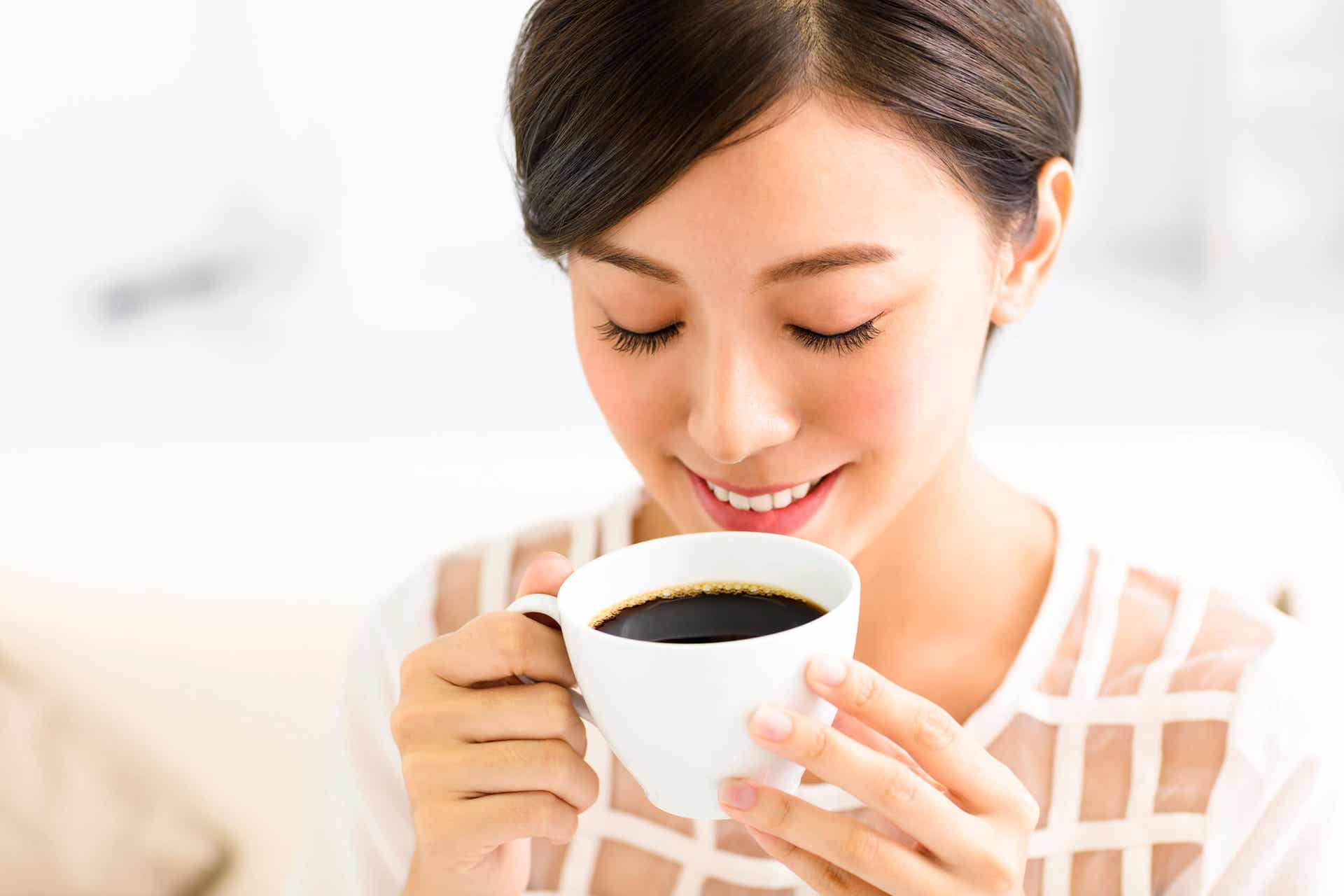 ¿Sabías que a tu cerebro le encanta el café? ¡Lo ayuda a mantenerse joven!