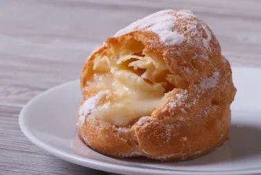 Sonhos rellenos de crema pastelera