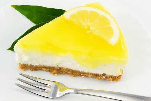 Tarta de queso y limón sin horno, muy fácil de preparar.