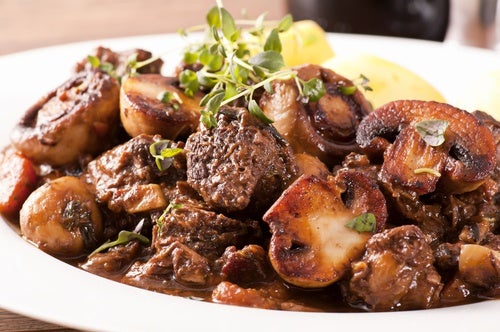 Estofado de ternera a la bourguignon