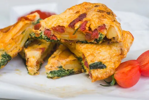 Quiche de patata con chorizo.