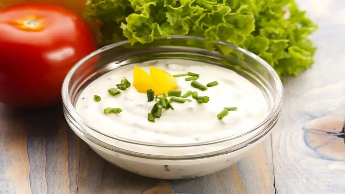 Salsa de queso para ensaladas.