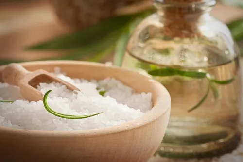 Café-sal-y-aceite-de-coco-para-mejorar-la-circulación