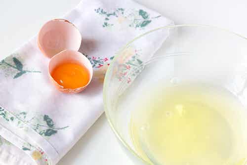 Los beneficios de la clara de huevo para la piel