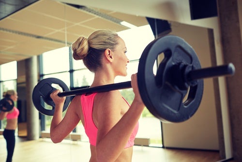 8 cosas que jamás deberías hacer en el gimnasio