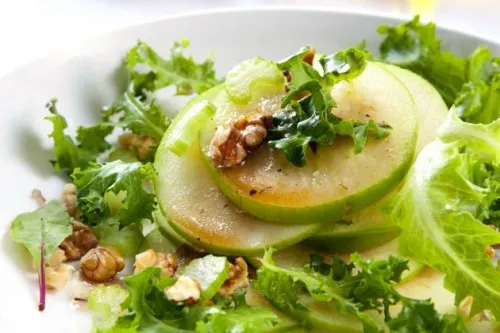 Ensalada-de-manzana-verde-y-apio-