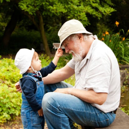 abuelos y nietos