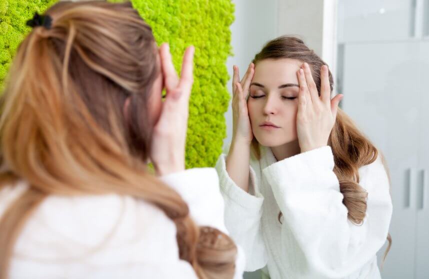 5 hábitos de maquillaje que podrían ser perjudiciales