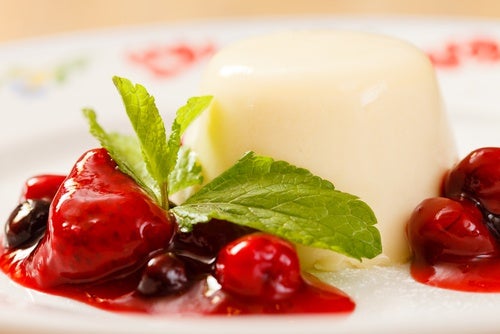 Flan de yogur con frutas