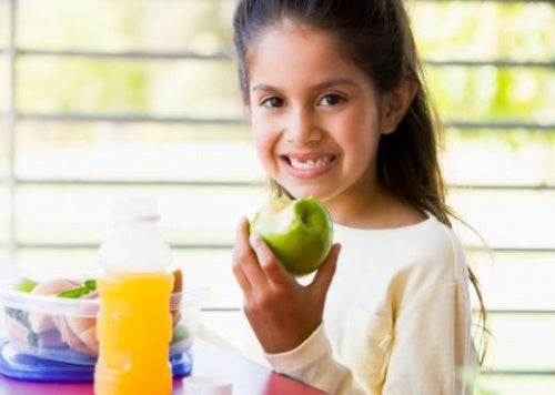 ¿Cómo debe ser la merienda de los niños? Claves que debes tener en cuenta
