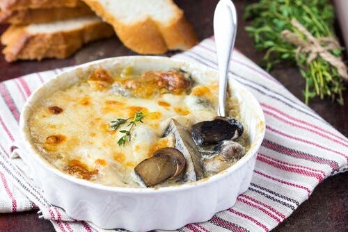 Receta de un pastel de champiñones con queso