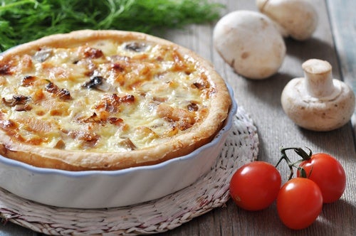 Quiché de jamón y queso con champiñones
