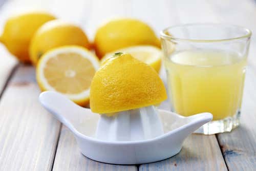 tomar-jugo-de-limón